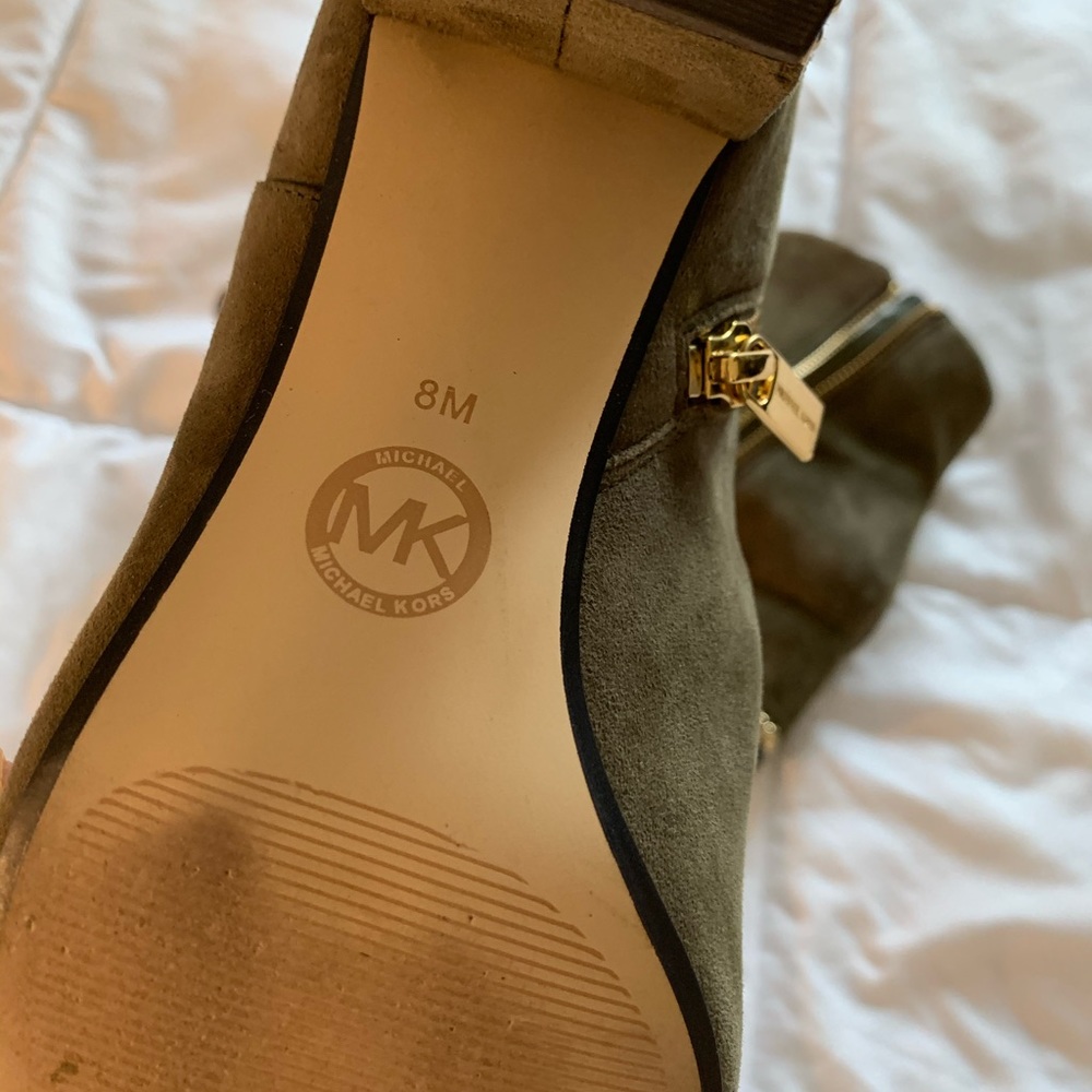 Boots - Picture 3 of 6